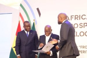 Prez. Akufo-Addo (Middle)