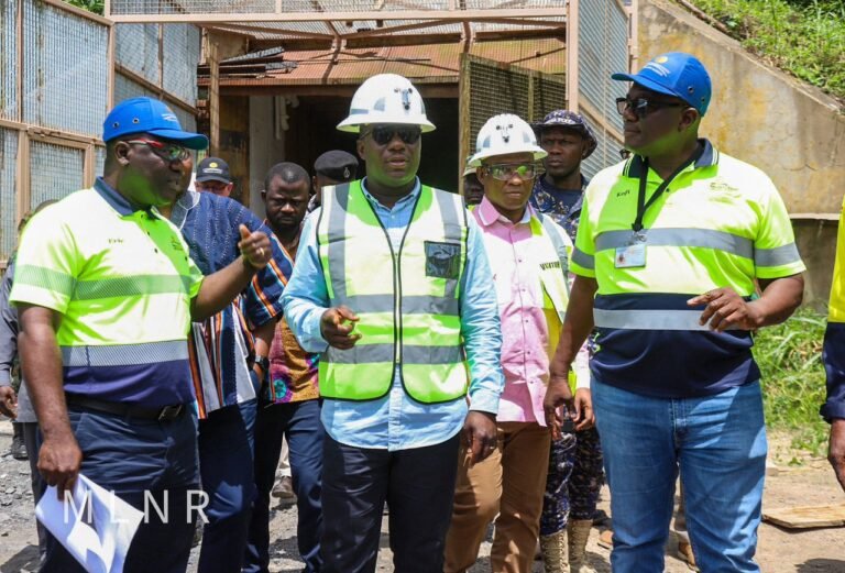(Middle) Samuel Abu Jinapor, Lands Minister, with officials of AngloGold