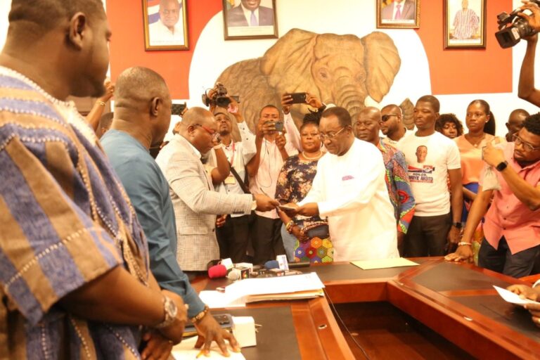 (Right) Dr Owusu Afriyie Akoto files his nomination forms